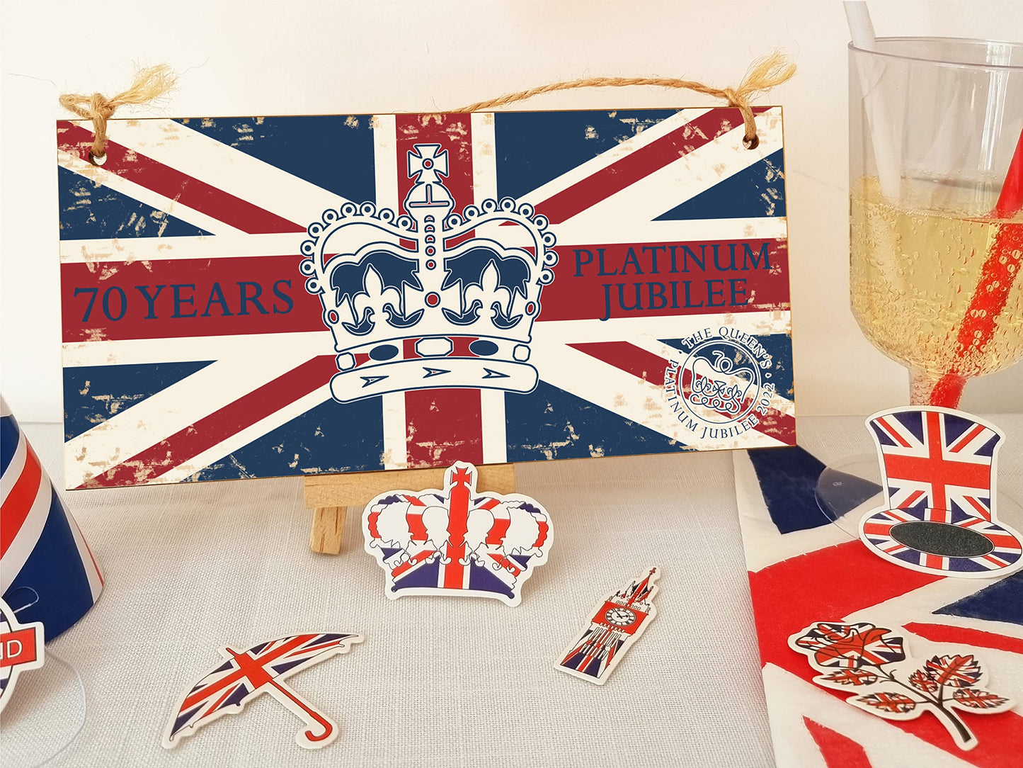 The Plum Penguin Handmade Wooden Hanging Wall Plaque Celebrate 70 Years Queen's Platinum Jubilee 2022 Crown Decorative Memorabilia Street Party