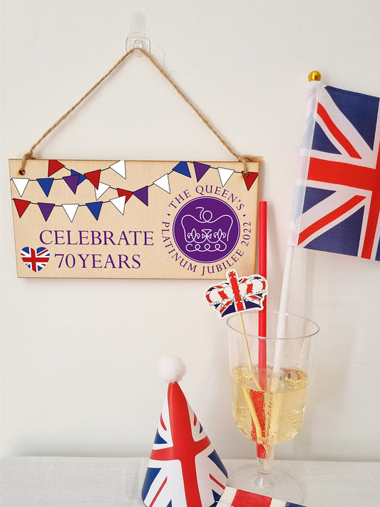The Plum Penguin Handmade Wooden Hanging Wall Plaque Celebrate 70 Years Queen's Platinum Jubilee 2022 Bunting Decorative Memorabilia Street Party