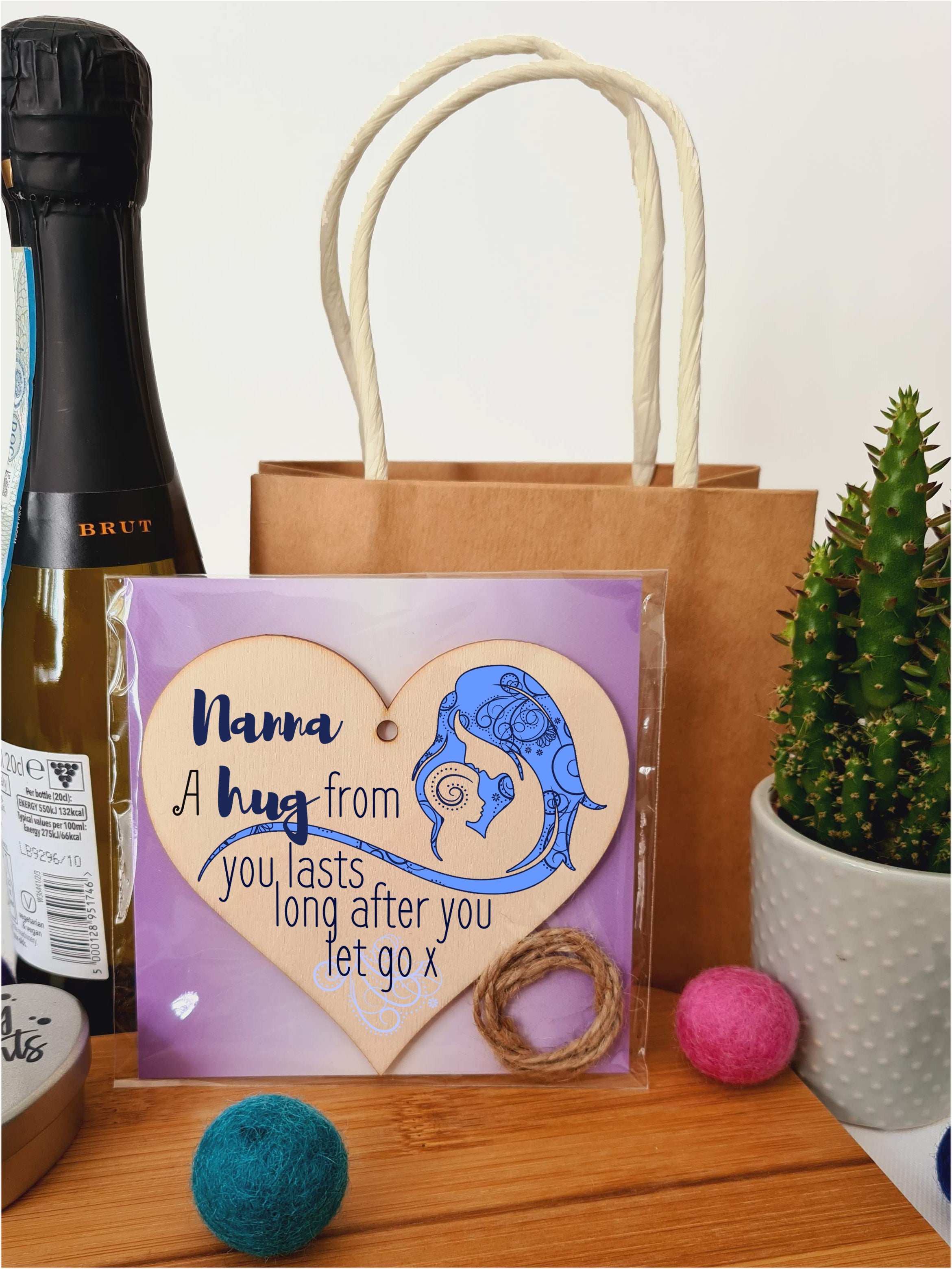 Handmade Wooden Hanging Heart Plaque Mother's Day Gift perfect for Nanna loving thoughtful special keepsake A hug from you lasts long after you let go card alternative from grandchildren wall hanger