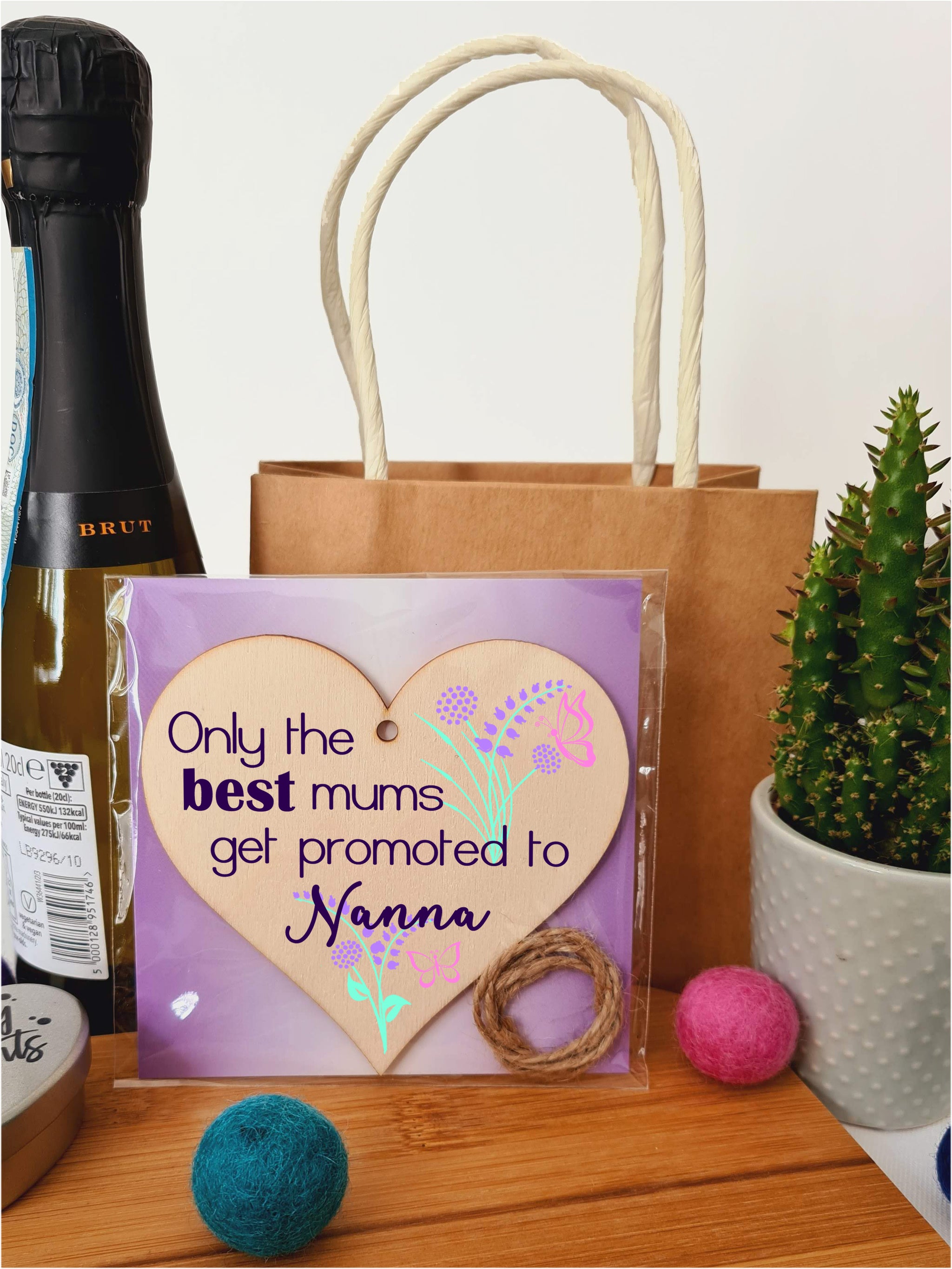 Handmade Wooden Hanging Heart Plaque Mother's Day Gift perfect for new Nannas fun special keepsake Only the best Mums get promoted from grandchildren card alternative